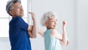 スポーツジムに通うシニアが増えている?その理由やジムの探しかたを解説!