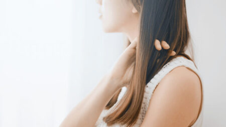 【50代女性】健康的な髪を維持するためのシニア向けヘアケア【白髪・抜け毛】